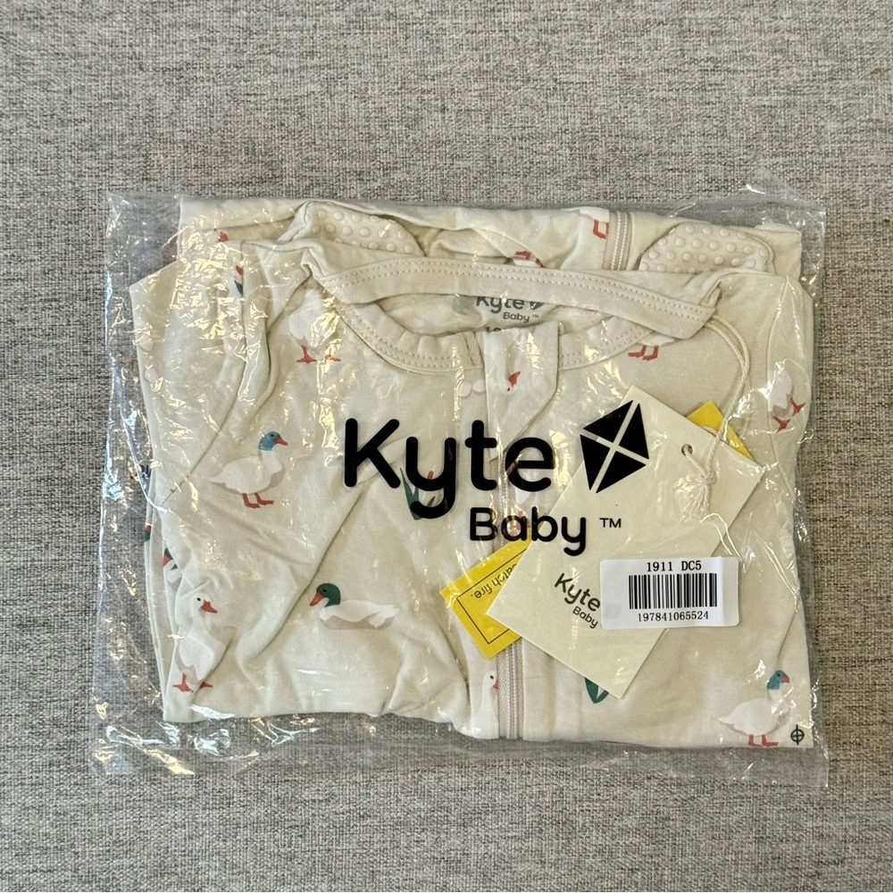 NIB Kyte Baby Zippered Footie in Duck, long sleeve, 18-24 months